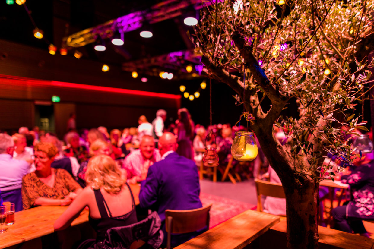 Van vintage café naar nachtclub