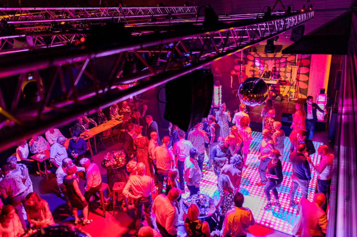 Van vintage café naar nachtclub